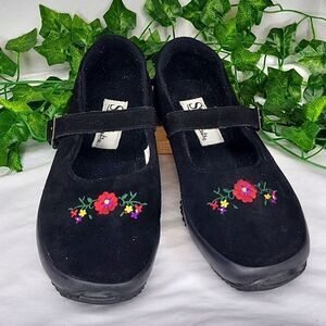 Elegant Black Floral Women's Loafers